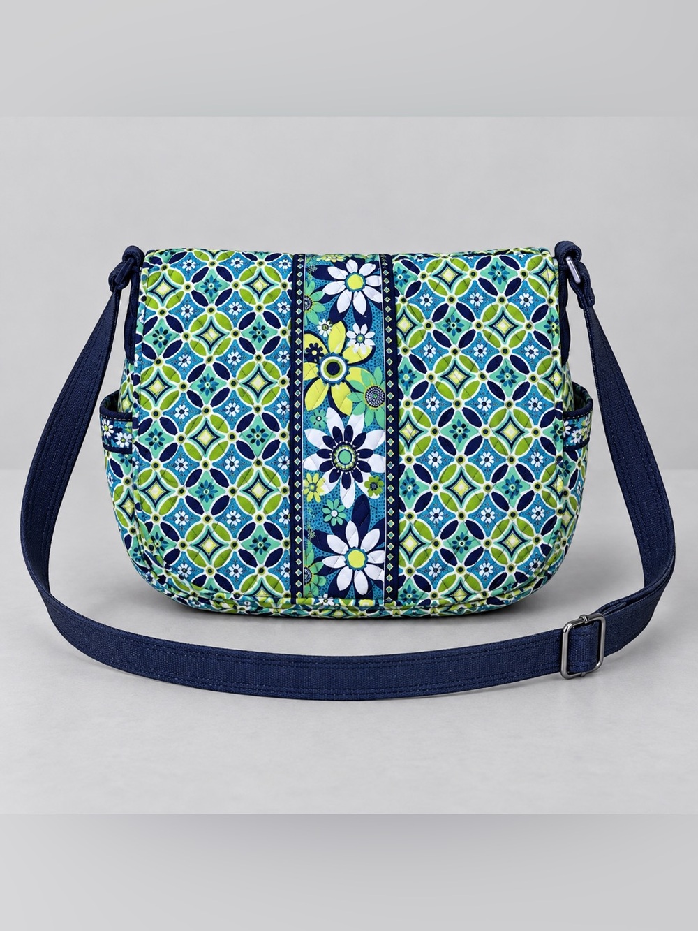 Vera Bradley Daisy Daisy Large Messenger Bag Tote Bohemian Retired Quilted Large